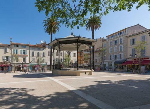 Appartement vieil Antibes Buitenkant foto